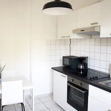 Apartment Modern & Chic With Terrace Or Balcony