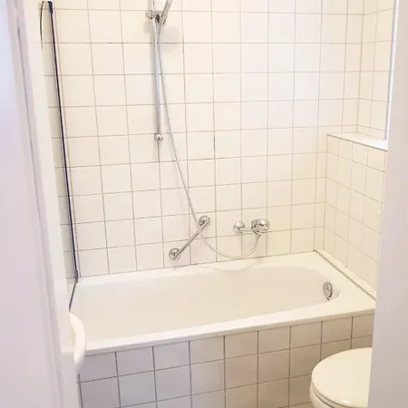 Modern & Chic With Terrace Or Balcony Apartament Neuss