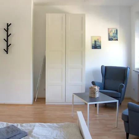 Modern & Chic With Terrace Or Balcony *