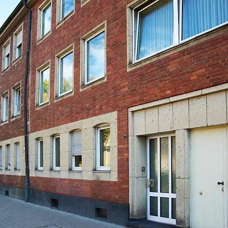 Modern & Chic With Terrace Or Balcony Neuss