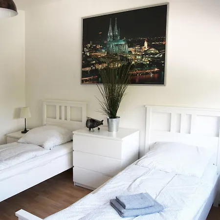 Modern & Chic With Terrace Or Balcony Apartament
