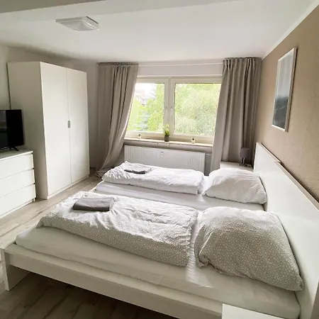 Modern & Chic With Terrace Or Balcony Apartament Neuss
