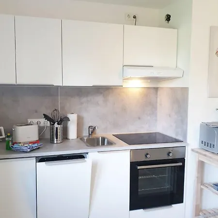 Modern & Chic With Terrace Or Balcony * Neuss