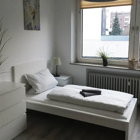 Modern & Chic With Terrace Or Balcony Neuss