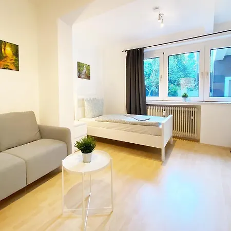 Modern & Chic With Terrace Or Balcony Apartament Neuss