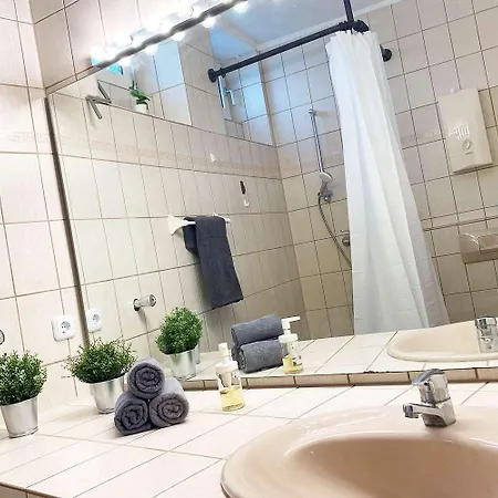 Modern & Chic With Terrace Or Balcony Neuss