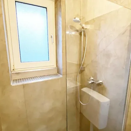 Apartament Modern & Chic With Terrace Or Balcony