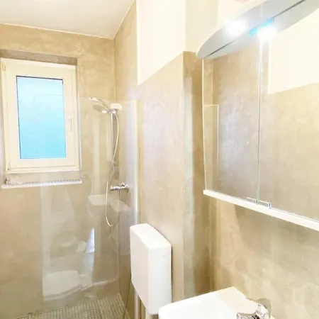 Modern & Chic With Terrace Or Balcony Apartament *
