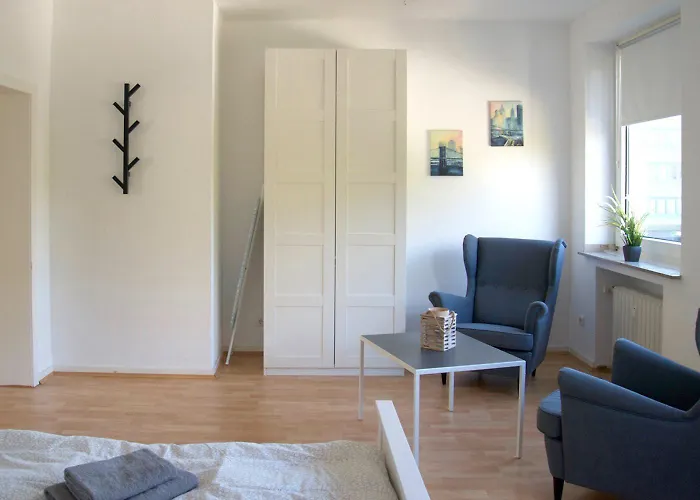 Modern & Chic With Terrace Or Balcony *