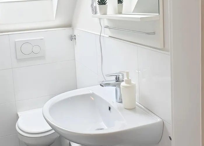 Appartamento Modern & Chic With Terrace Or Balcony