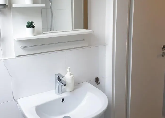 Modern & Chic With Terrace Or Balcony * Neuss