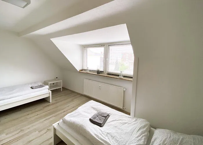 Modern & Chic With Terrace Or Balcony