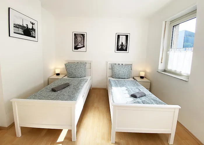 Modern & Chic With Terrace Or Balcony *