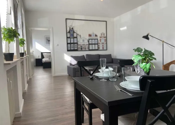 Modern & Chic With Terrace Or Balcony *